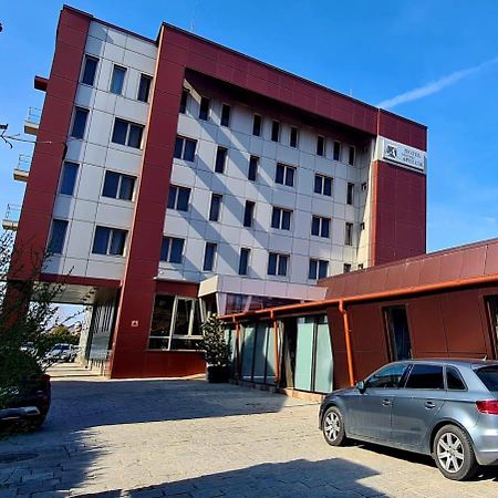Grandis Apulum Hotel Mioveni Exterior foto