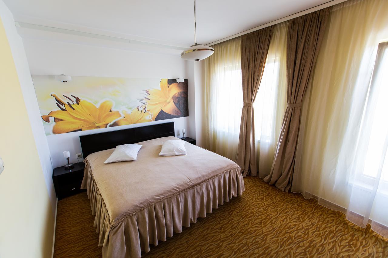 Grandis Apulum Hotel Mioveni Exterior foto