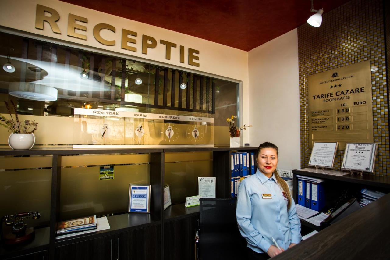 Grandis Apulum Hotel Mioveni Exterior foto